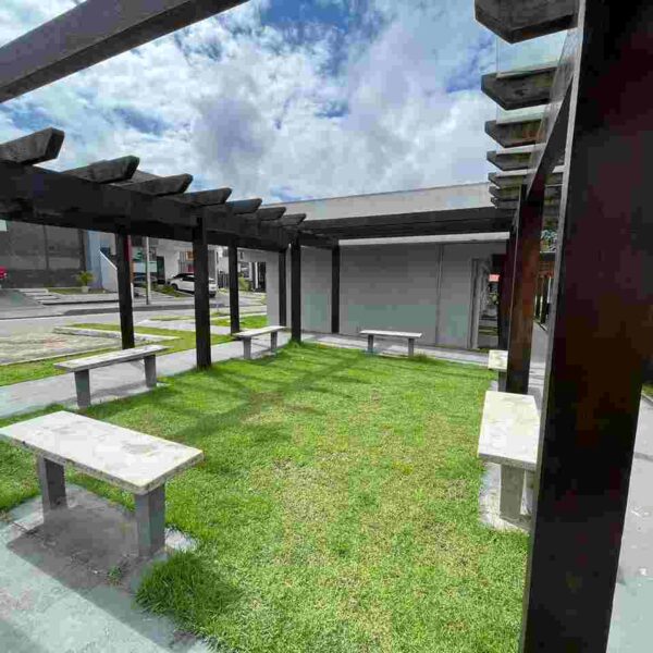 WhatsApp Image 2023-05-05 at 19.29.05_Easy-Resize.com